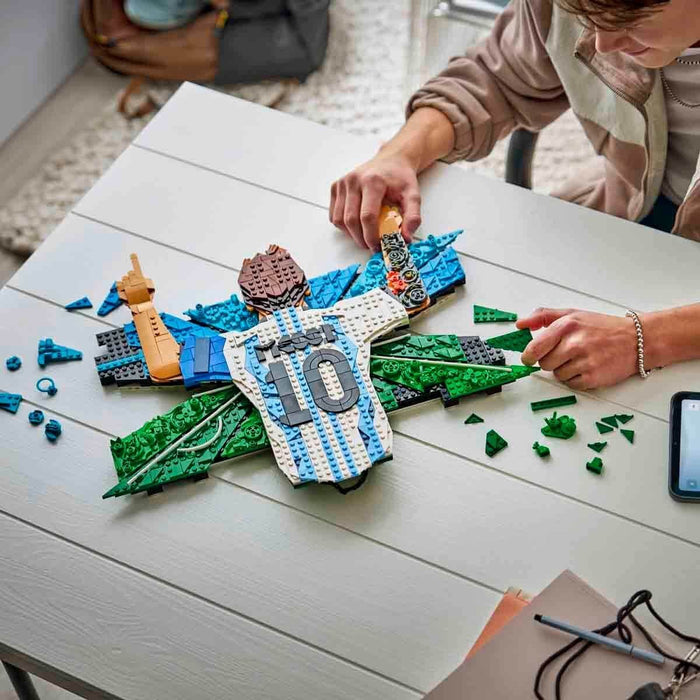43018 Lego Editions Lionel Messi - Kutlama 1427 parça +14 yaş - Toyz Show - 